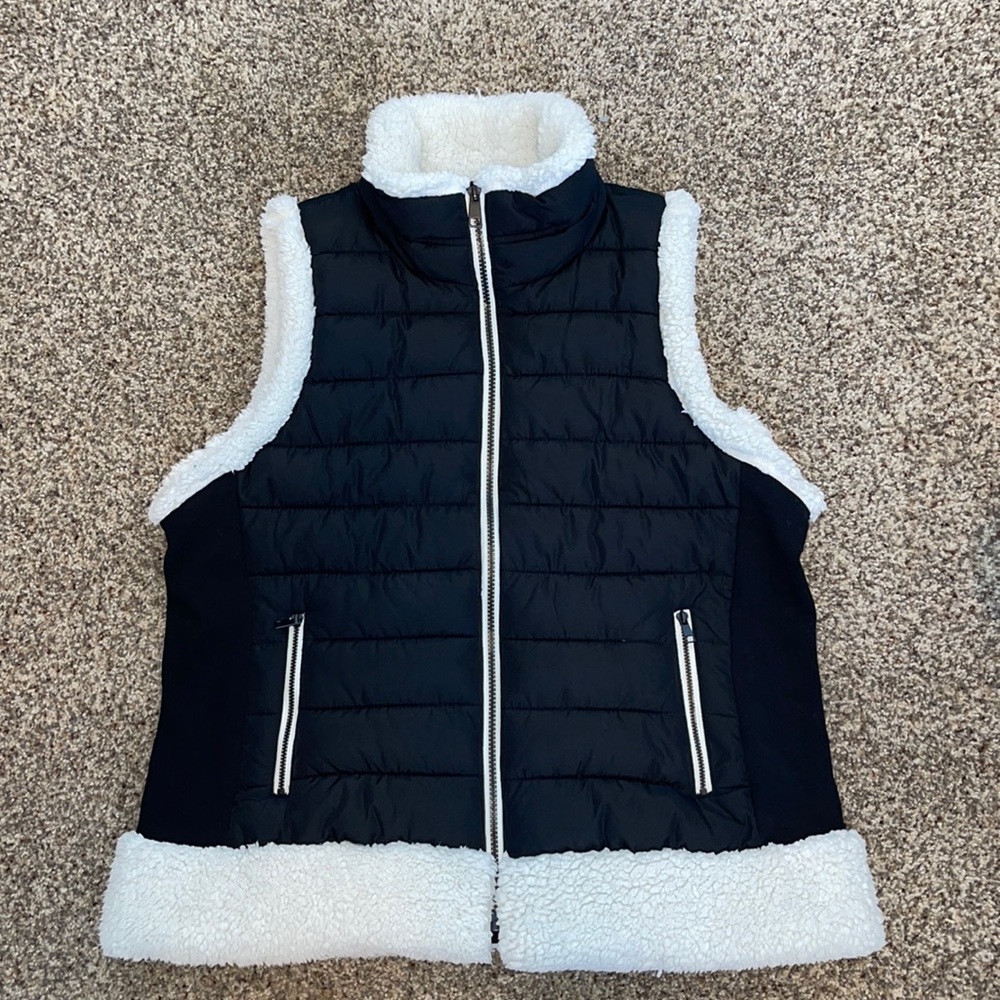 Maurices black & white puffer vest